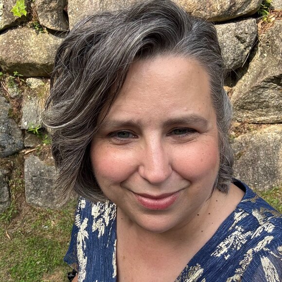 Meet your Posher, Deanna - Picture 1 of 1